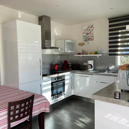 Holiday home Cote De Granit Rose 3 Personnes *
